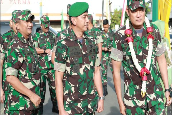 PERESMIAN POLIKLINIK EKSEKUTIF OLEH PANGDAM IV/DIPONEGORO