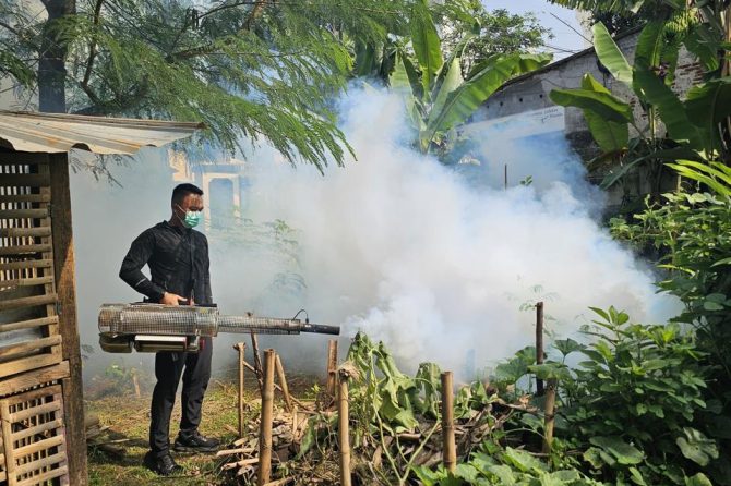 Fogging di Kediaman Kapoksahli Pangdam IV/Diponegoro